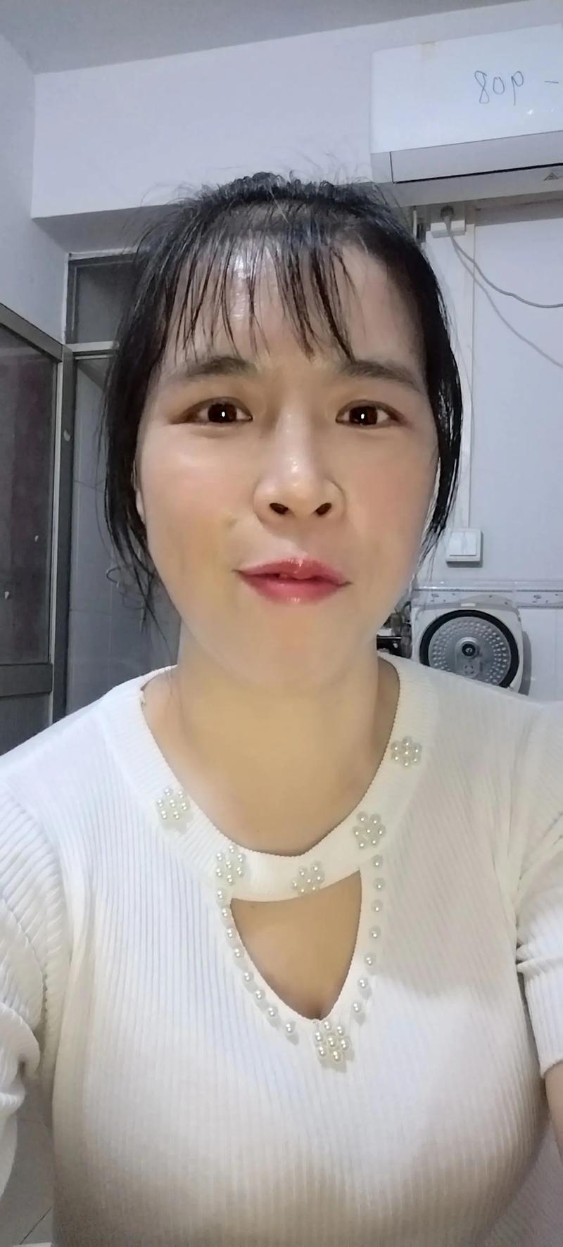 丰满女邻居的毛又多又黑怎么办