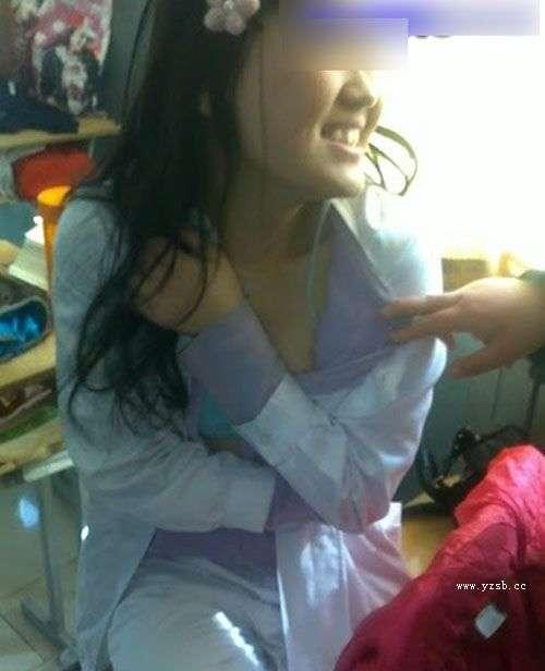 女学生被 c 扒衣服